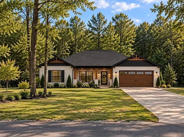 118 Glen Dillon Dr, Jackson, TN 38305