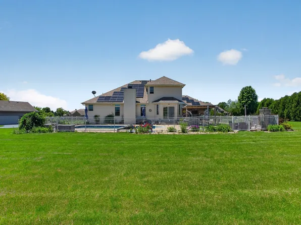 129 Titleist Trl, Poplar Grove, IL 61065