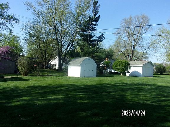 4th image of 561 E Lincoln Ave