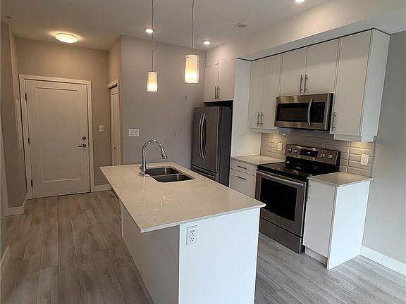 3rd image of 1020 Inverness Rd #106