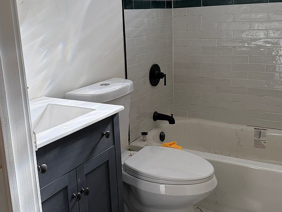 3rd image of 3303 Delavan Ave