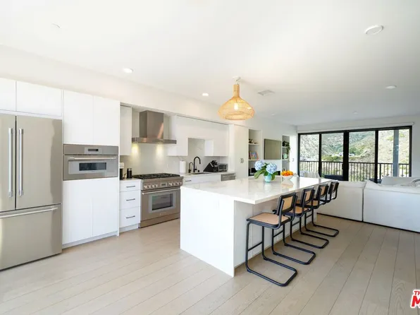 6208 Tapia Dr APT A, Malibu, CA 90265