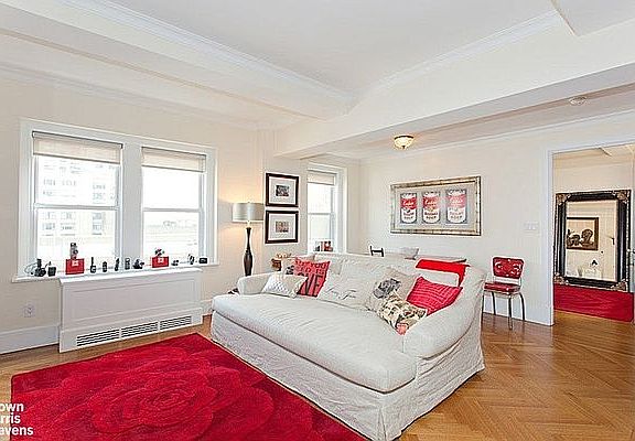 3rd image of 167 E 82nd St APT 10D