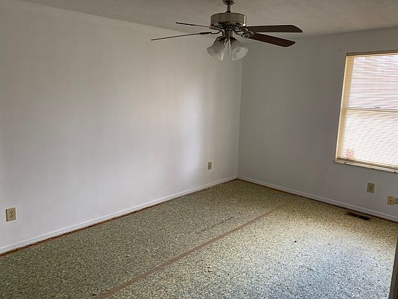 2nd bedroom, new carpet coming
