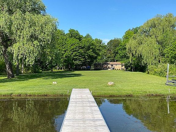 3rd image of 1332 Shady Crest Dr