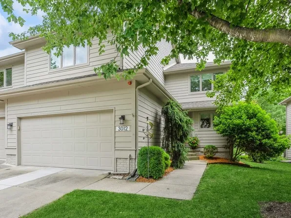 3012 Fox Hollow Cir, Des Moines, IA 50321