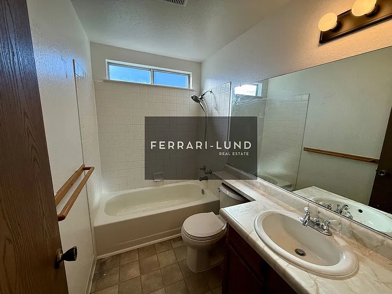 6065 Diplomat Dr — Photo 14