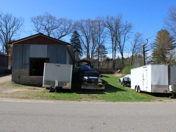 317 Cherry St, Houghton Lake, MI 48629