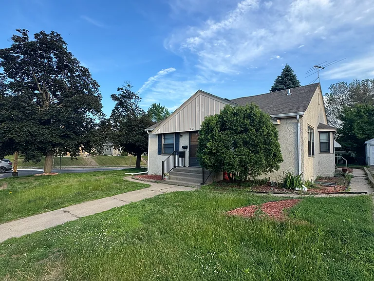 1819 E 46th St #1819 — Photo 17