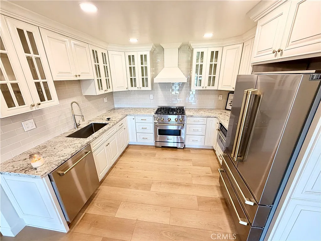 3 bed, 1564 sqft, $4,650 — Photo 3