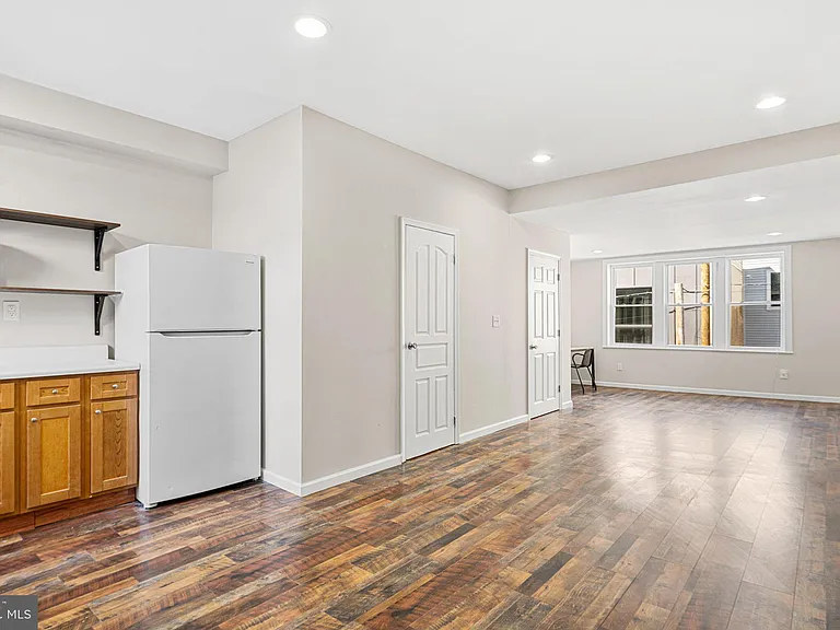 1152 S 15th St — Photo 15