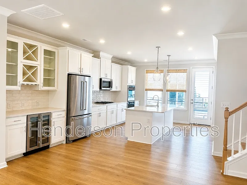 3008 Oak Landing Dr