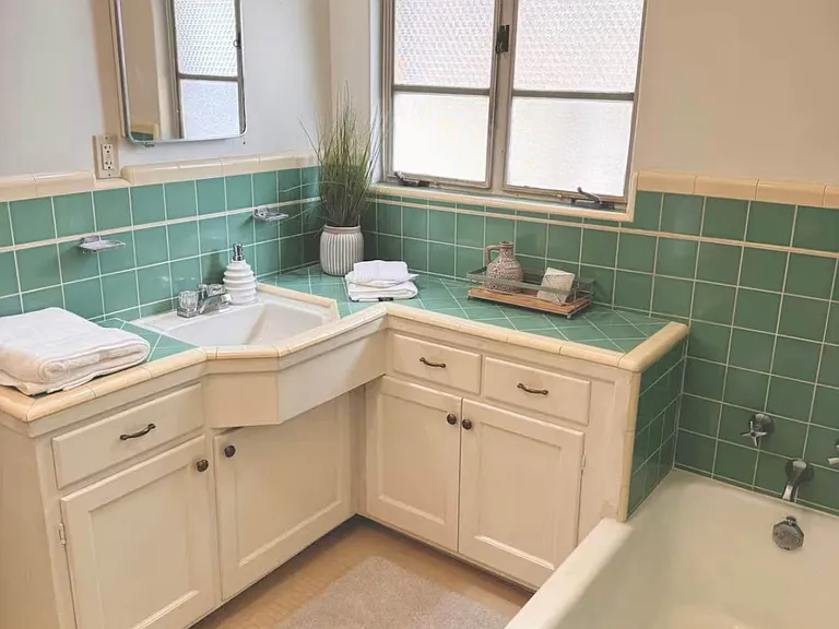 1350 N Echo Ave — Photo 11