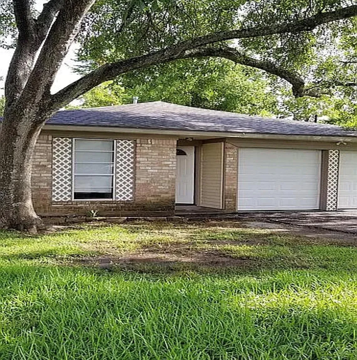 3 bed, 2.0 bath, 1389 sqft, $1,700 — Photo 1