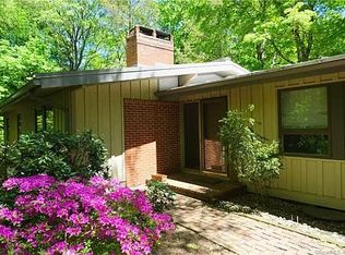 20 Henderson Dr, Avon, CT 06001