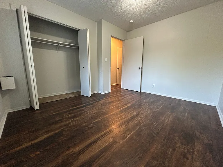 Brookside Apartments — Photo 9