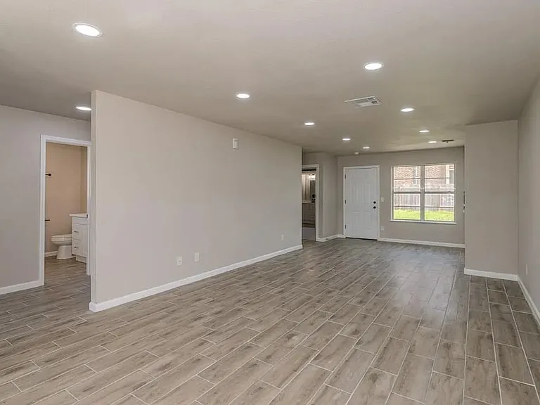 3828 Anderson Villa — Photo 2