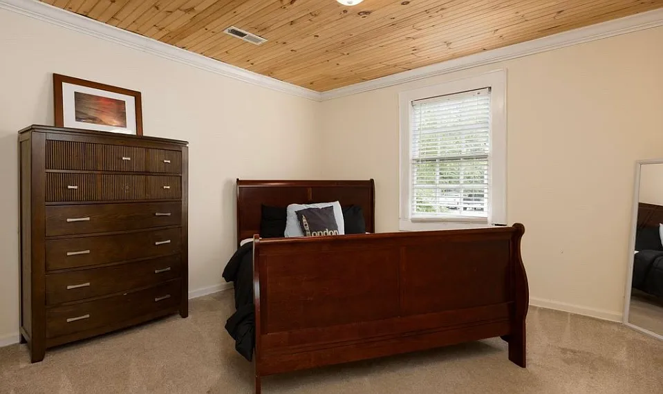 4712 Montview Dr — Photo 1