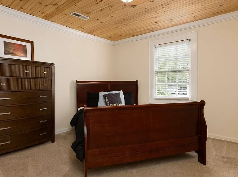 4712 Montview Dr — Photo 1