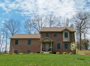 242 Geneva Dr, Aliquippa, PA 15001