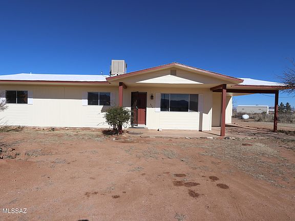 4th image of 379 E Cochise Way