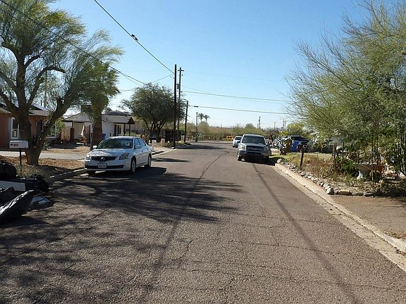 5th image of 8921 N 10th St