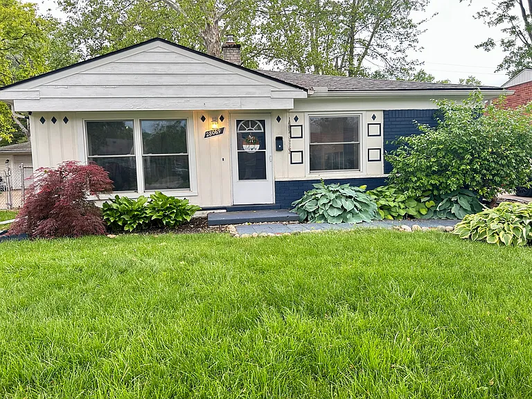 28069 Brentwood St — Photo 1