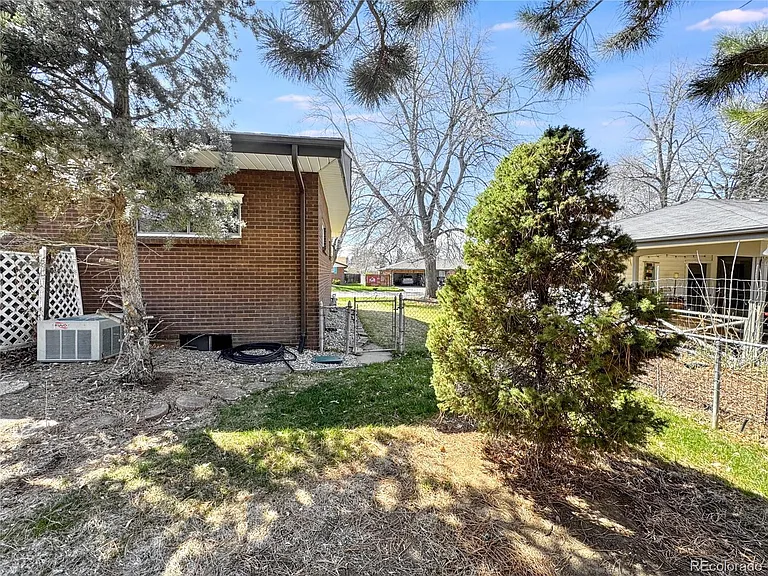 5960 S Logan Ct — Photo 34