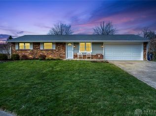 4961 Arrowview Dr, Dayton, OH 45424