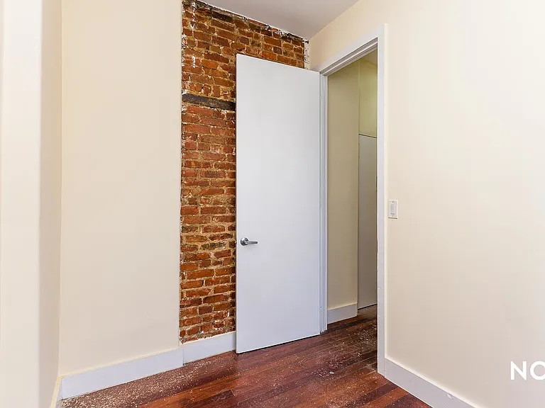 117 S 4th St #21 — Photo 42