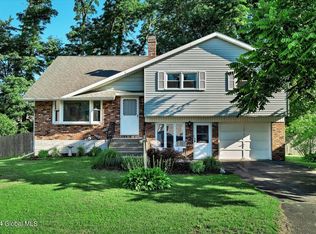 1009 Valentine Dr, Schenectady, NY 12303