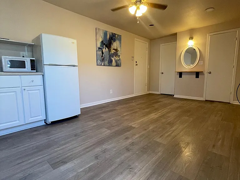 3407 32nd St #C — Photo 3