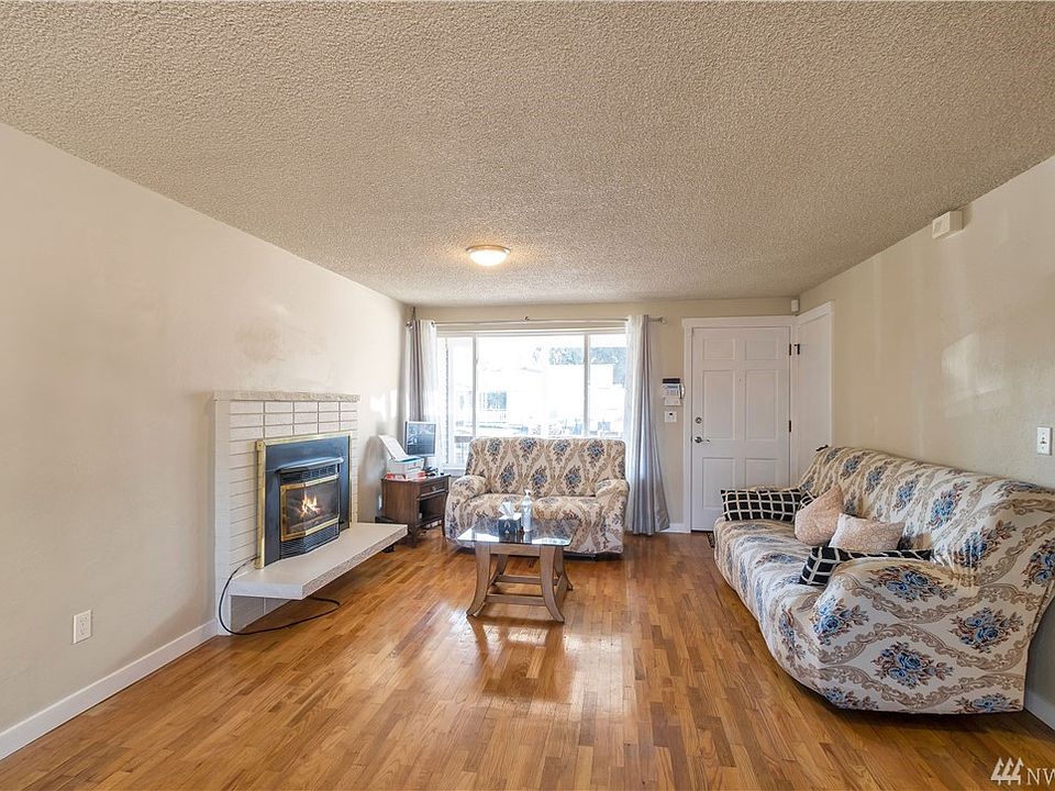 2nd image of 10618 SE 237th St
