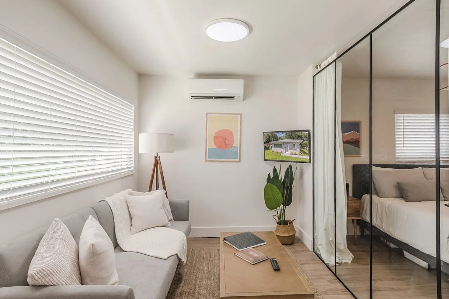 1 bed, 1.0 bath, $2,993 — Photo 2