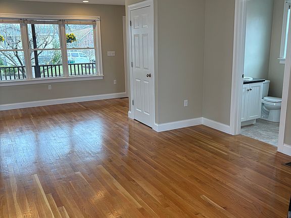 3rd image of 210 Derby St
