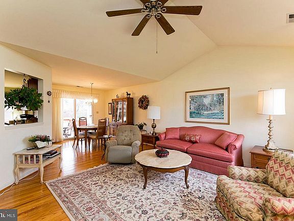2nd image of 109 Jefferson Ct
