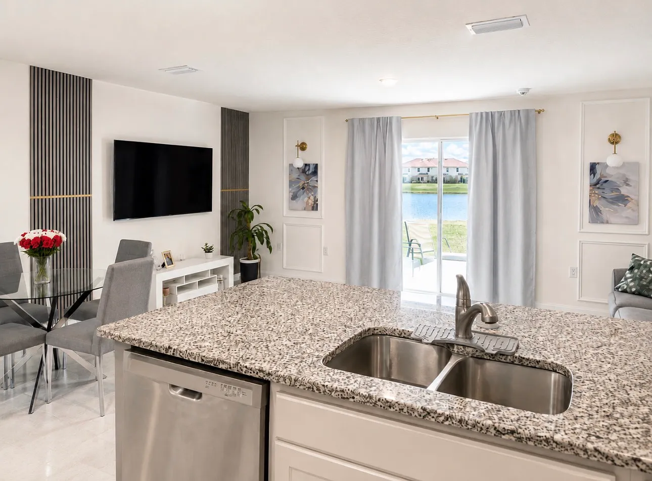 3 bed, 2.5 bath, 1452 sqft, $2,299 — Photo 3