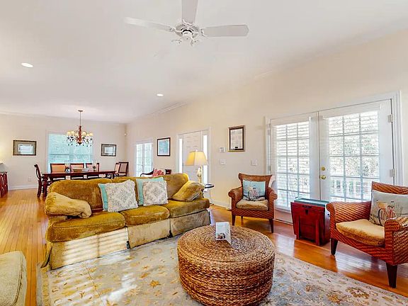 2nd image of 4016 Bridle Trail Dr