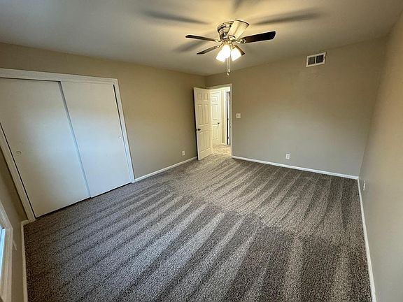 3rd image of 15 Brandywine Sq #11