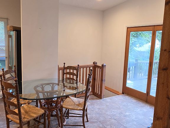 3rd image of 517 Rome Ave