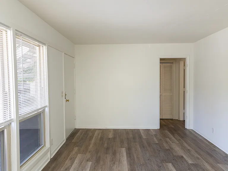 122 31st Ave N #106 — Photo 11