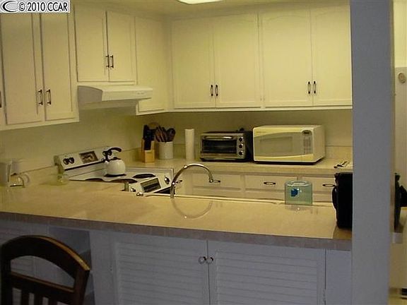 2nd image of 2581 Pine Knoll Dr Unit 2