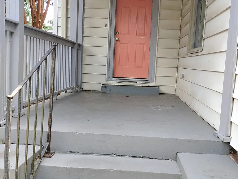 103 S 15th Ave #2 — Photo 1
