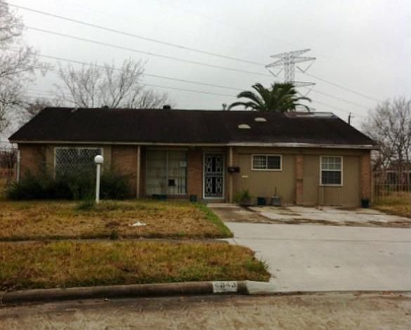 1st image of 4943 Trail Lake Dr