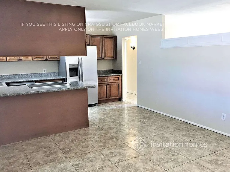 5611 N 65th Ave — Photo 5