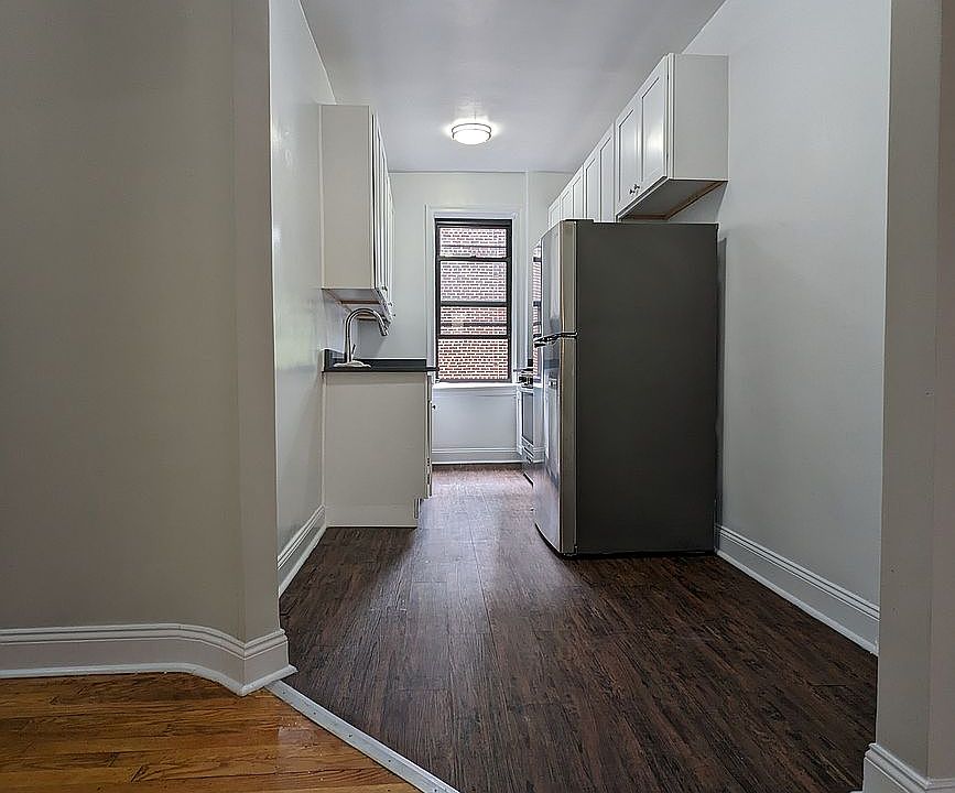 1st image of 80-15 Grenfell St #E1