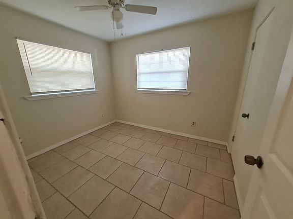 3rd image of 2975 55th Ave N