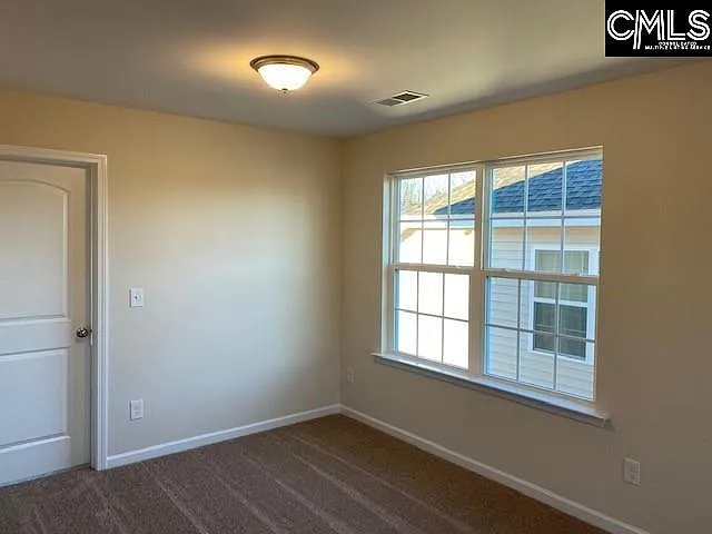 1323 Tamarind Ln — Photo 8