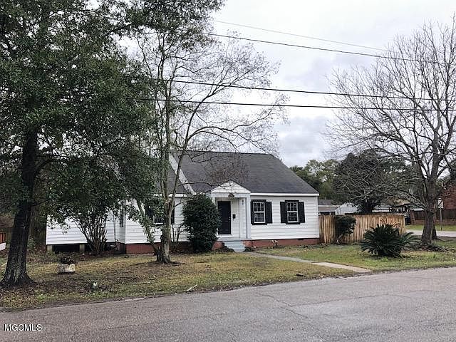 1st image of 2613 Kelly Ave