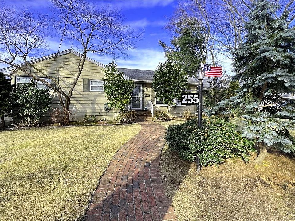 1st image of 255 Caswell Ave